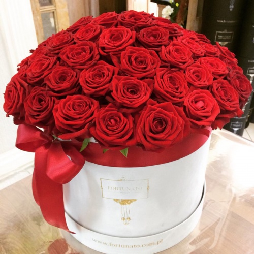 Duży zamszowy box z różami