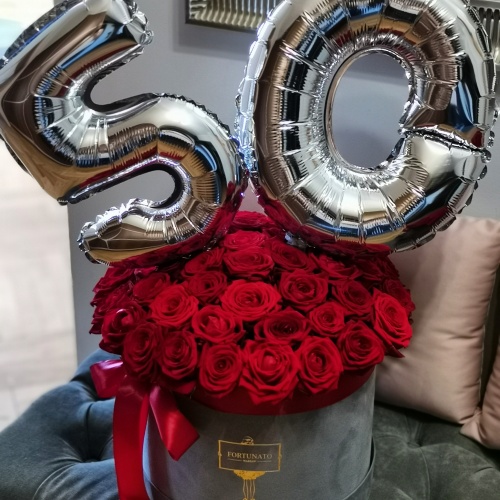 Duży box z różami i balonami