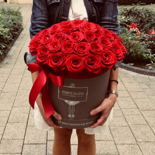 Duży zamszowy box z różami