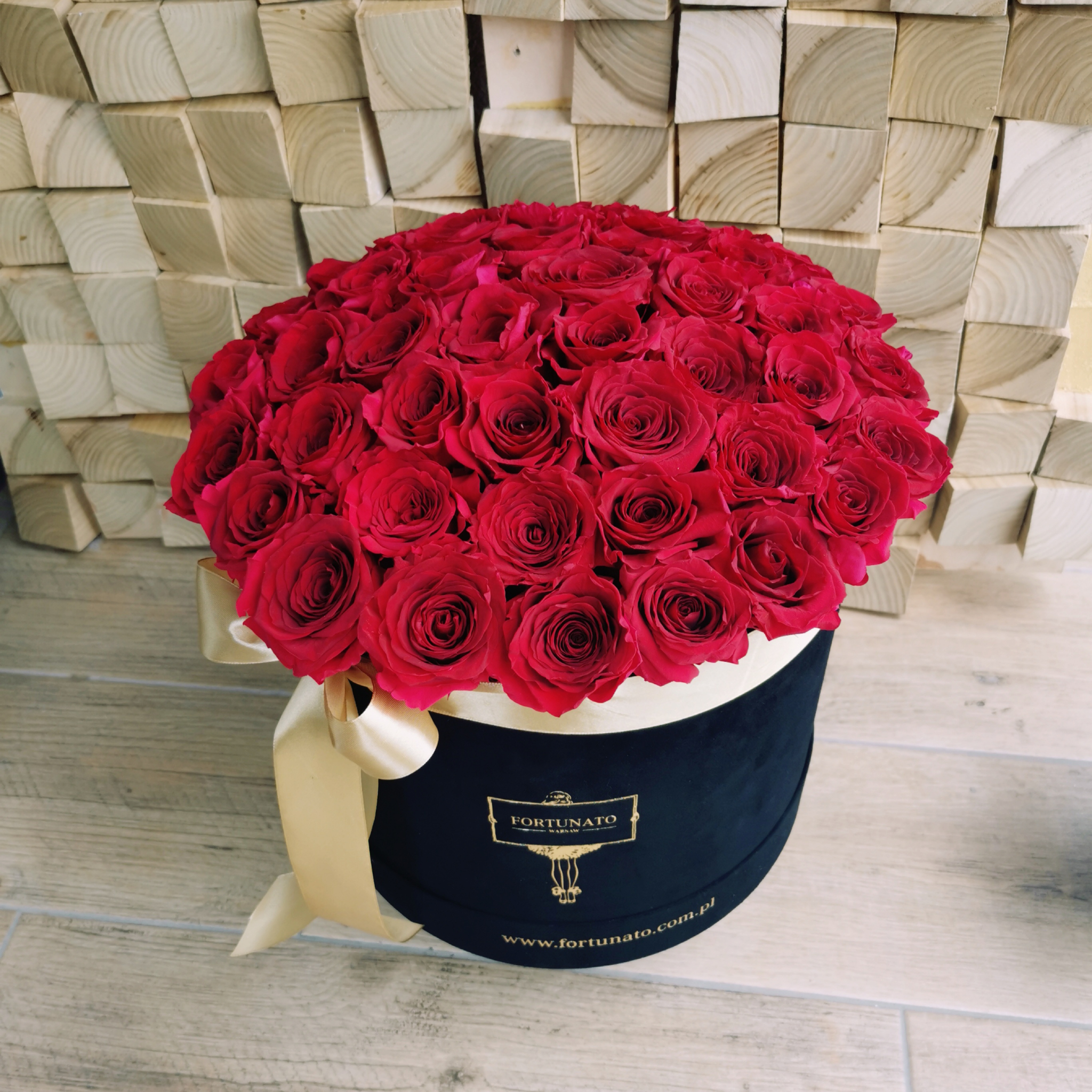 Zamszowy duży box z różami